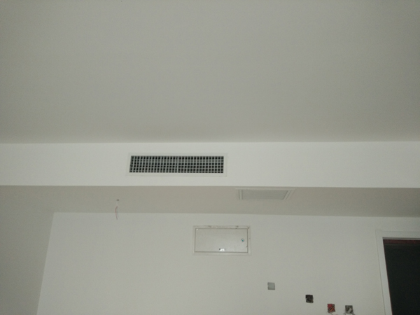 保利康桥美的中央空调系统一拖三安装案例